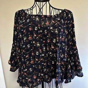 Papillon | Floral patterned Blouse with long bell sleeves